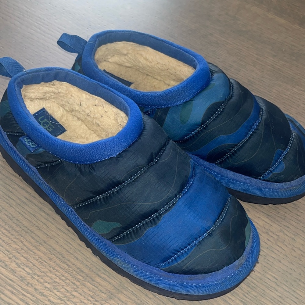 Ugg tazman puff slippers